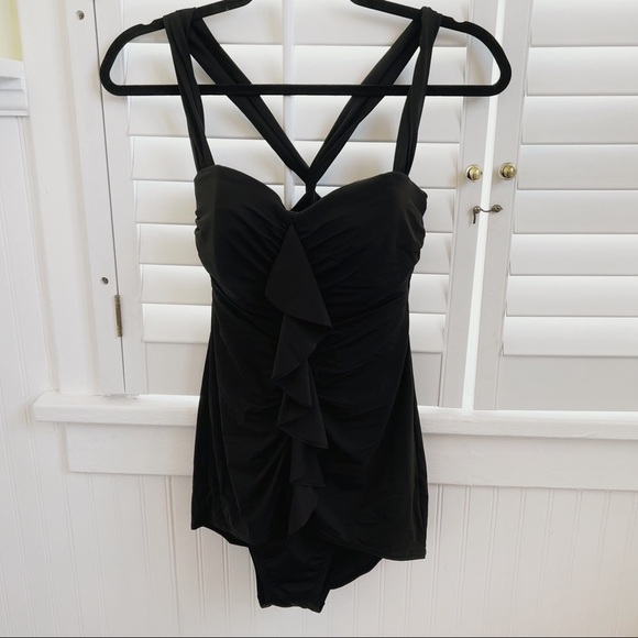 Lands’ End 437978 Black Cascade Ruffle One Piece Slender Suit Swimsuit Size 8